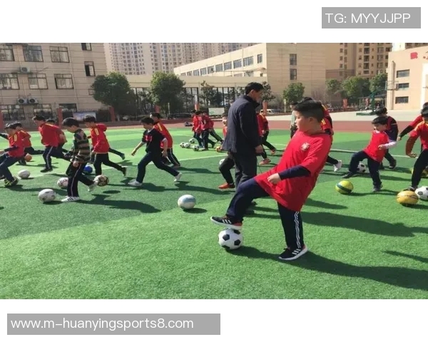 儿童足球赛精彩纷呈小小球员展现无限潜力与团队精神 儿童足球赛精彩纷呈小小球员展现无限潜力与团队精神